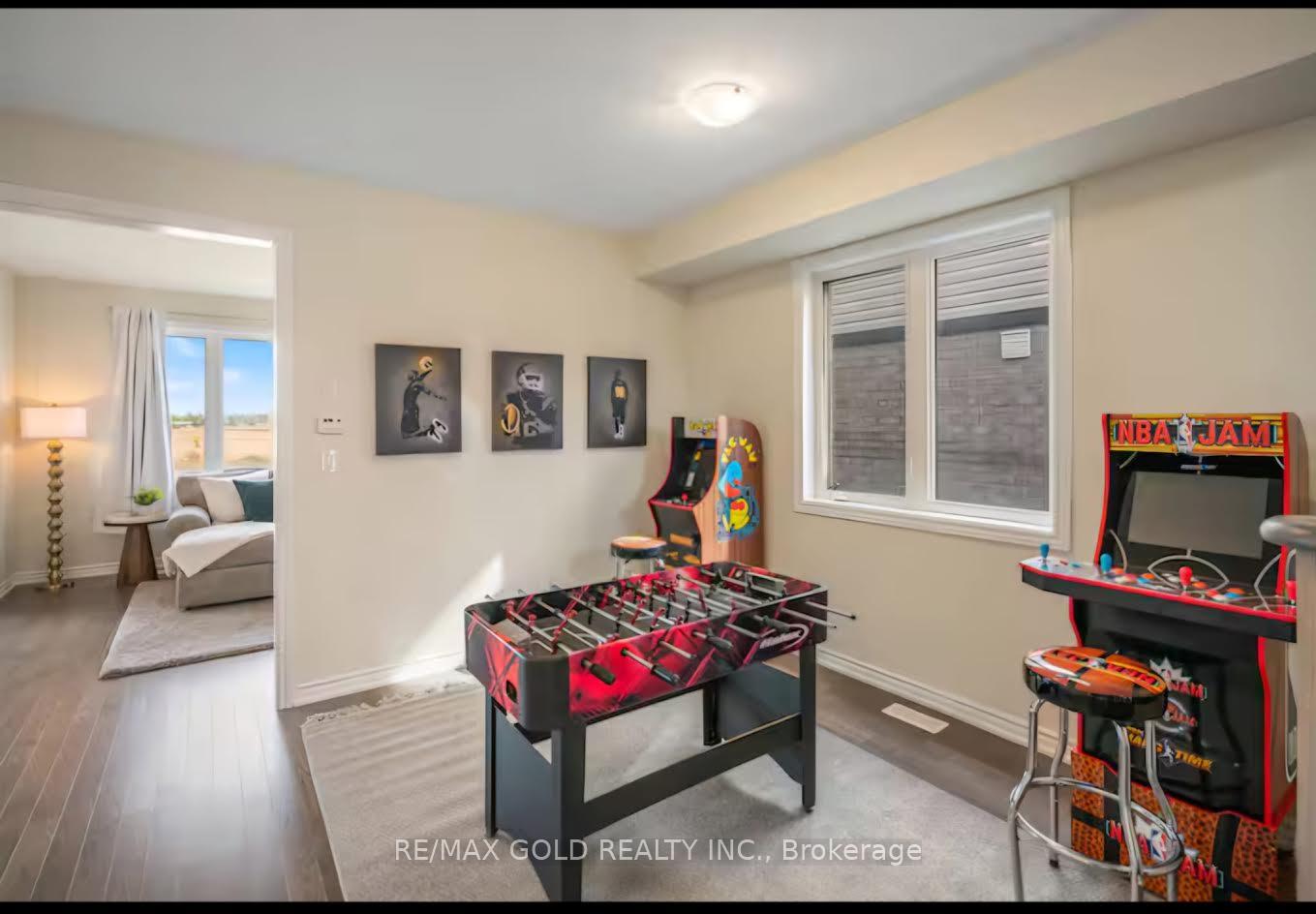 Photo 17 of 215 Vanilla Trail, Thorold, Rolling Meadows — HOMEH