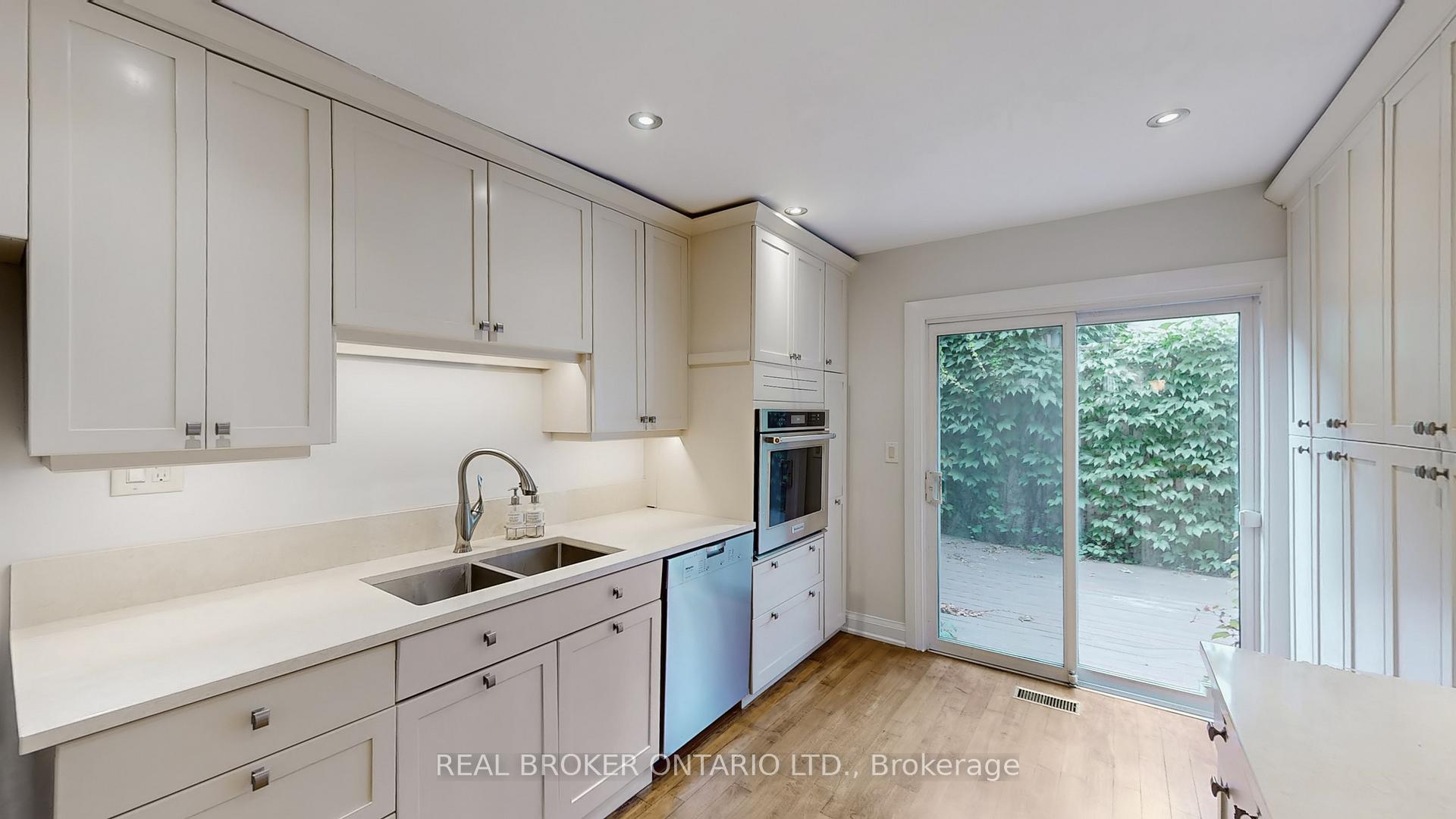 Photo 12 of 16 Wilkins Avenue, Toronto, Moss Park — HOMEH