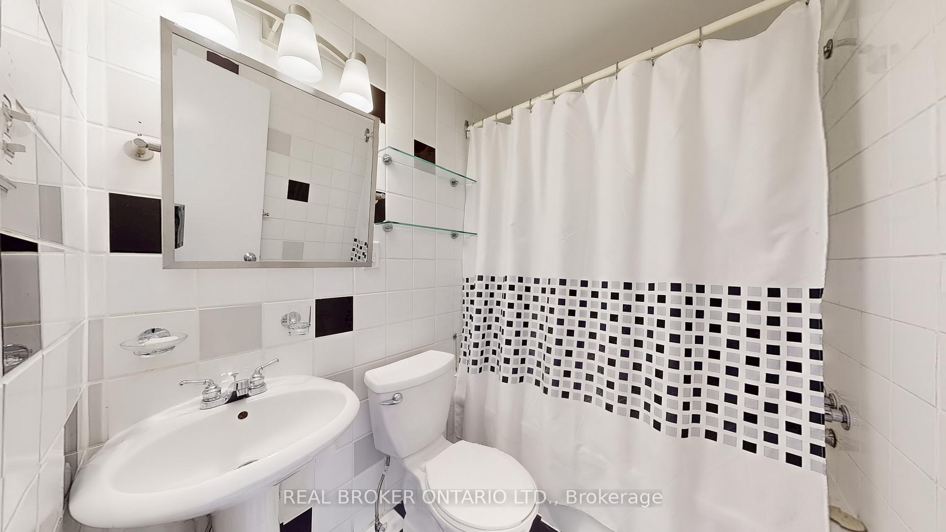 Photo 36 of 16 Wilkins Avenue, Toronto, Moss Park — HOMEH