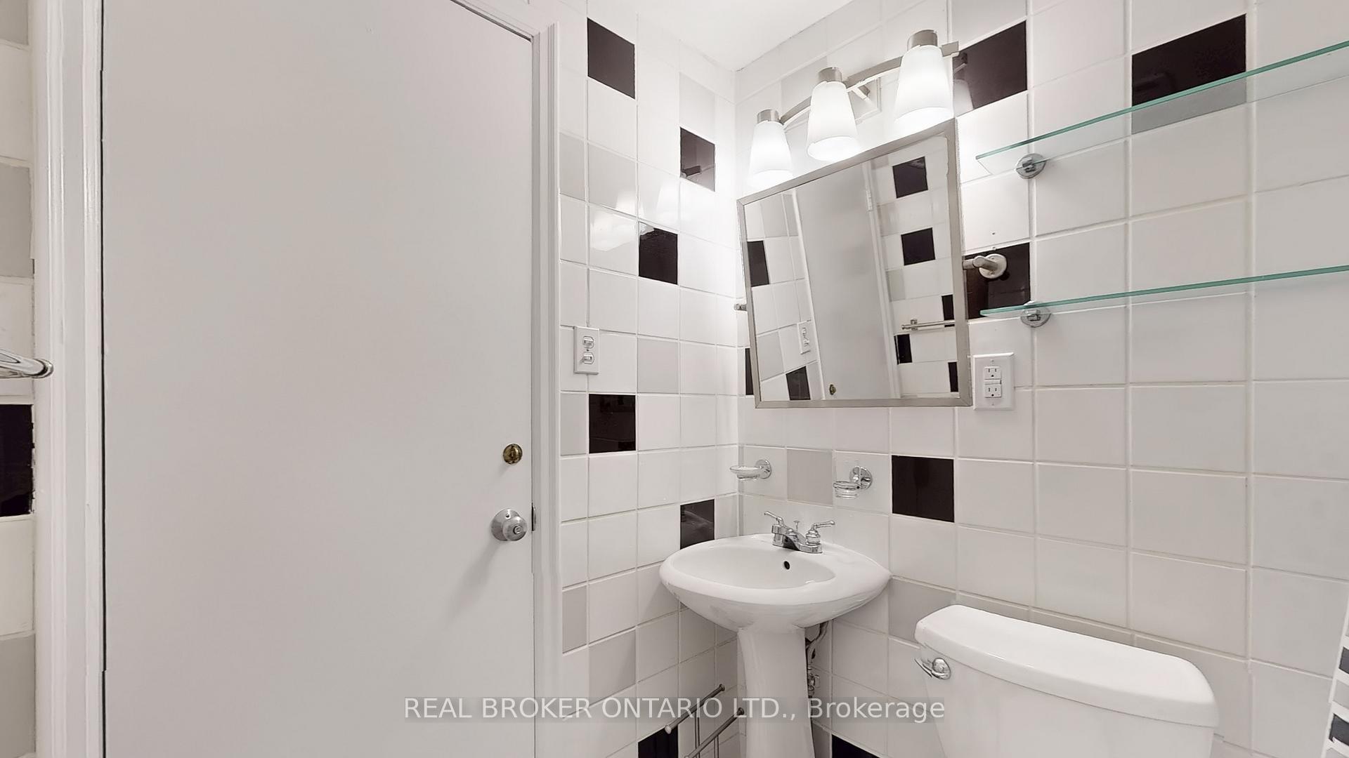 Photo 37 of 16 Wilkins Avenue, Toronto, Moss Park — HOMEH
