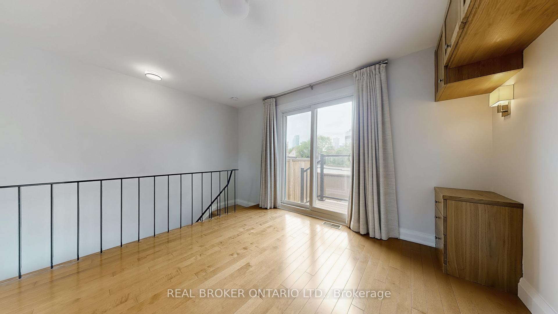 Photo 38 of 16 Wilkins Avenue, Toronto, Moss Park — HOMEH