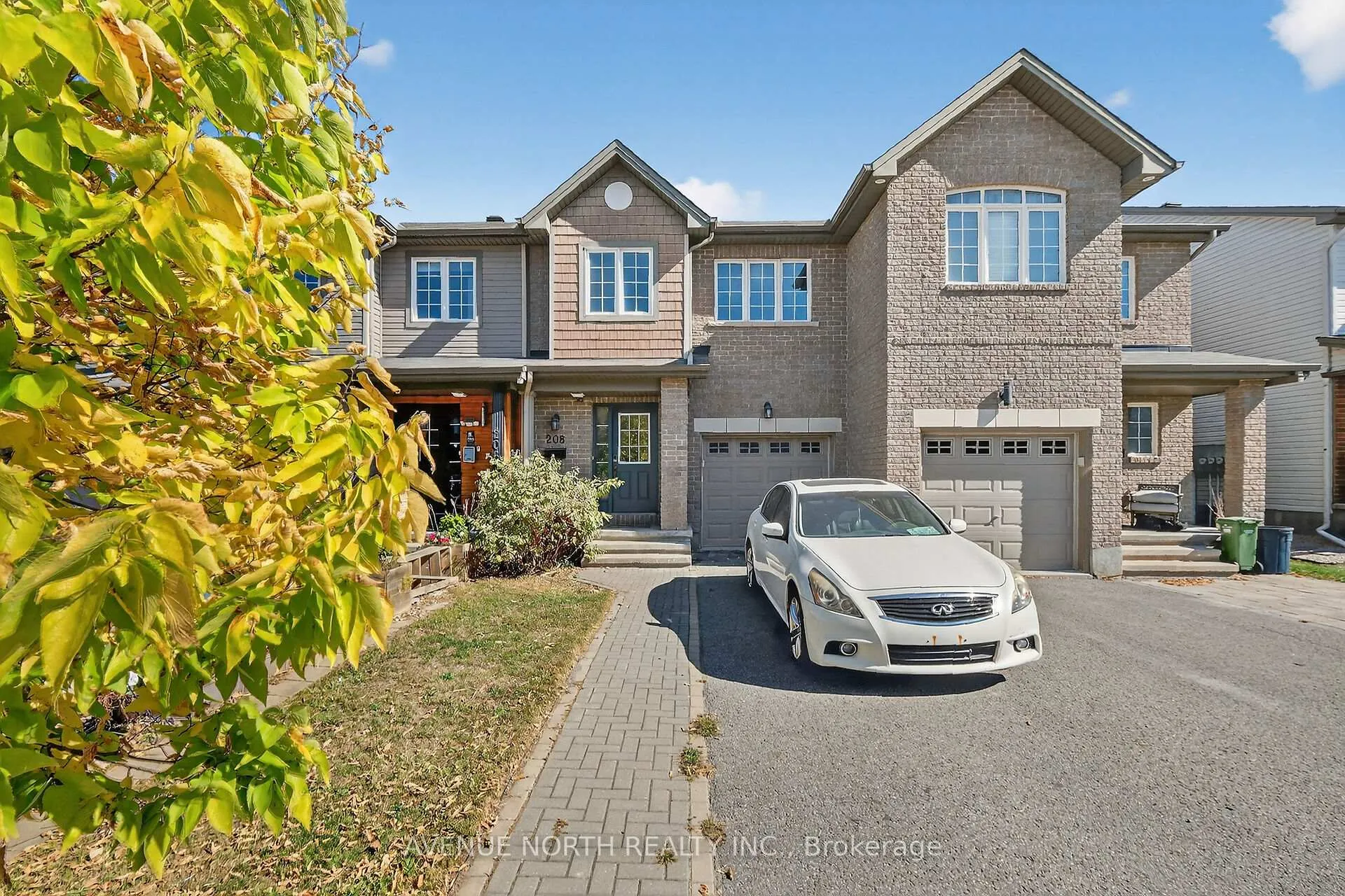 Photo 2 of 208 Kingswell Street, Ottawa, Leitrim — HOMEH