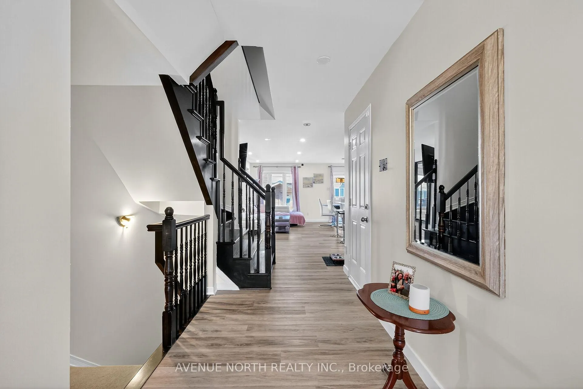 Photo 5 of 208 Kingswell Street, Ottawa, Leitrim — HOMEH