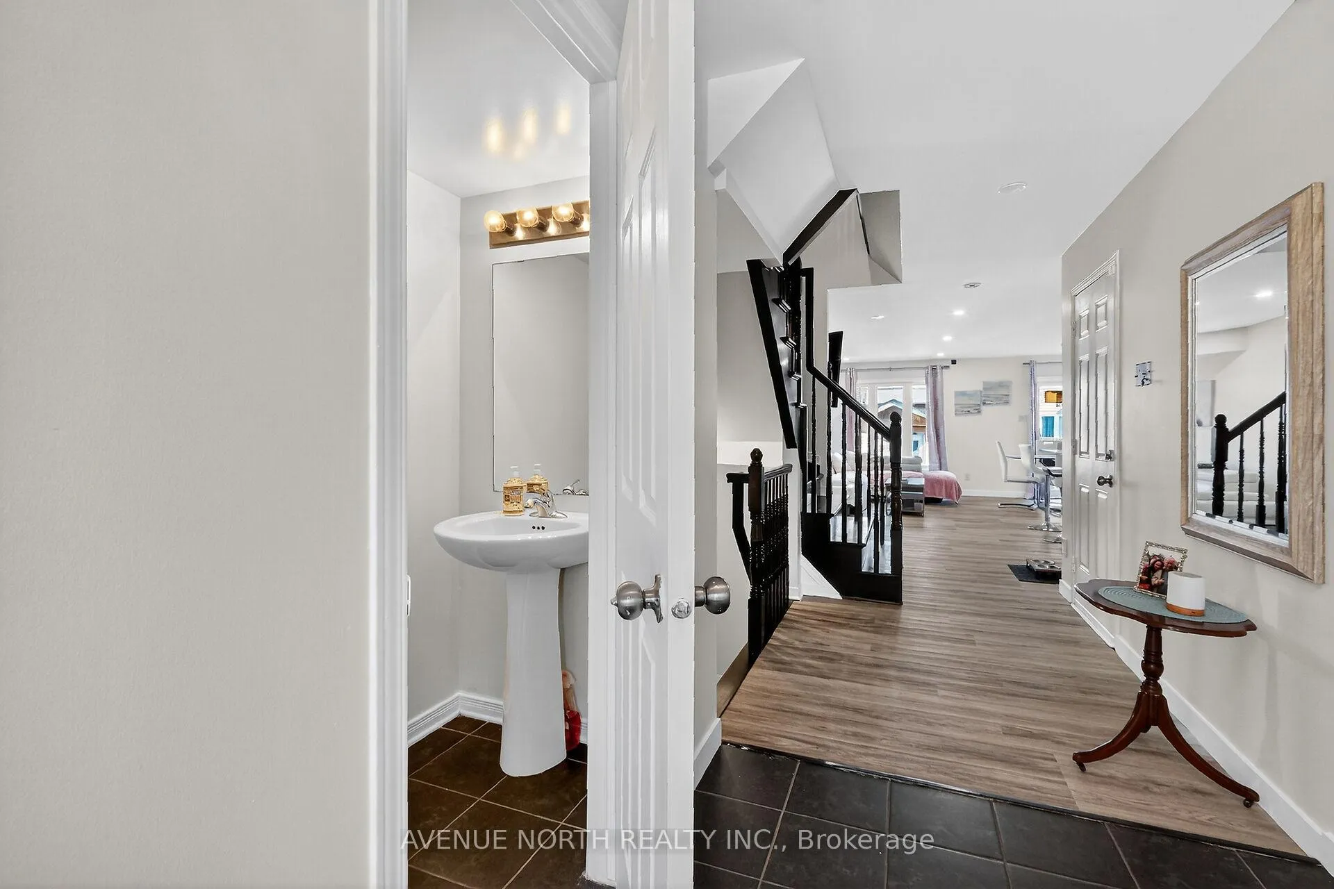 Photo 6 of 208 Kingswell Street, Ottawa, Leitrim — HOMEH