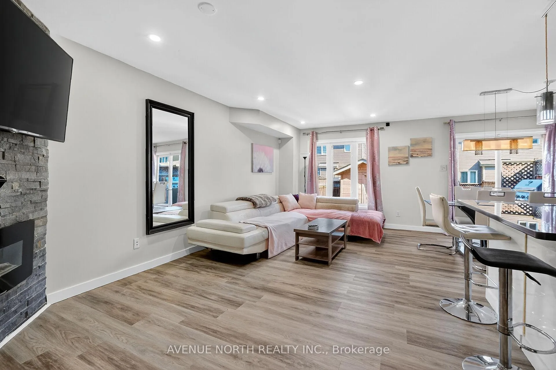 Photo 10 of 208 Kingswell Street, Ottawa, Leitrim — HOMEH