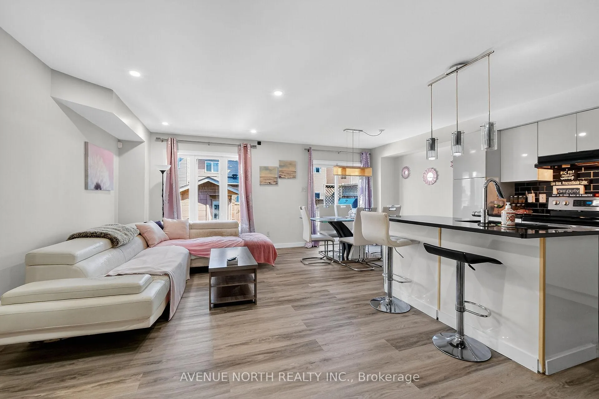 Photo 11 of 208 Kingswell Street, Ottawa, Leitrim — HOMEH