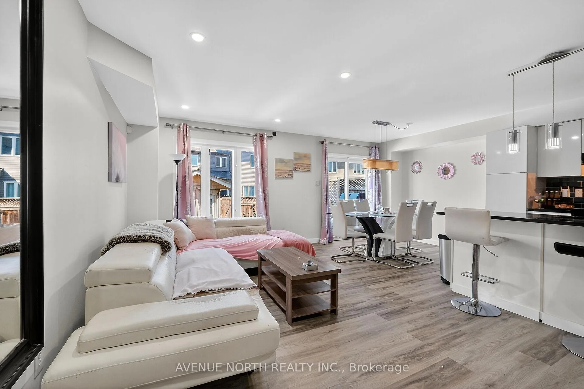 Photo 12 of 208 Kingswell Street, Ottawa, Leitrim — HOMEH