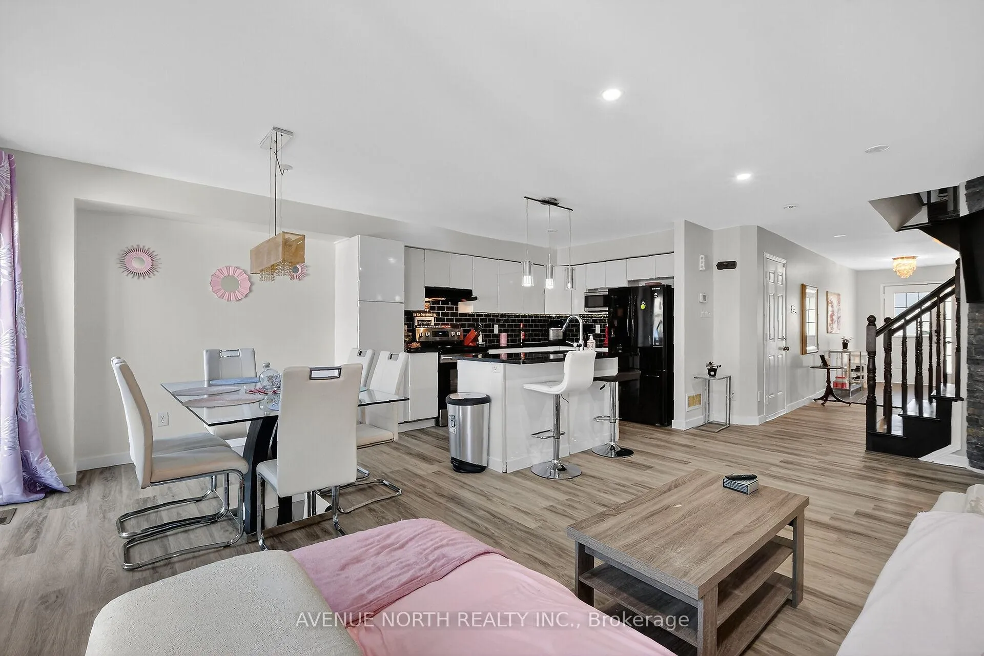 Photo 16 of 208 Kingswell Street, Ottawa, Leitrim — HOMEH