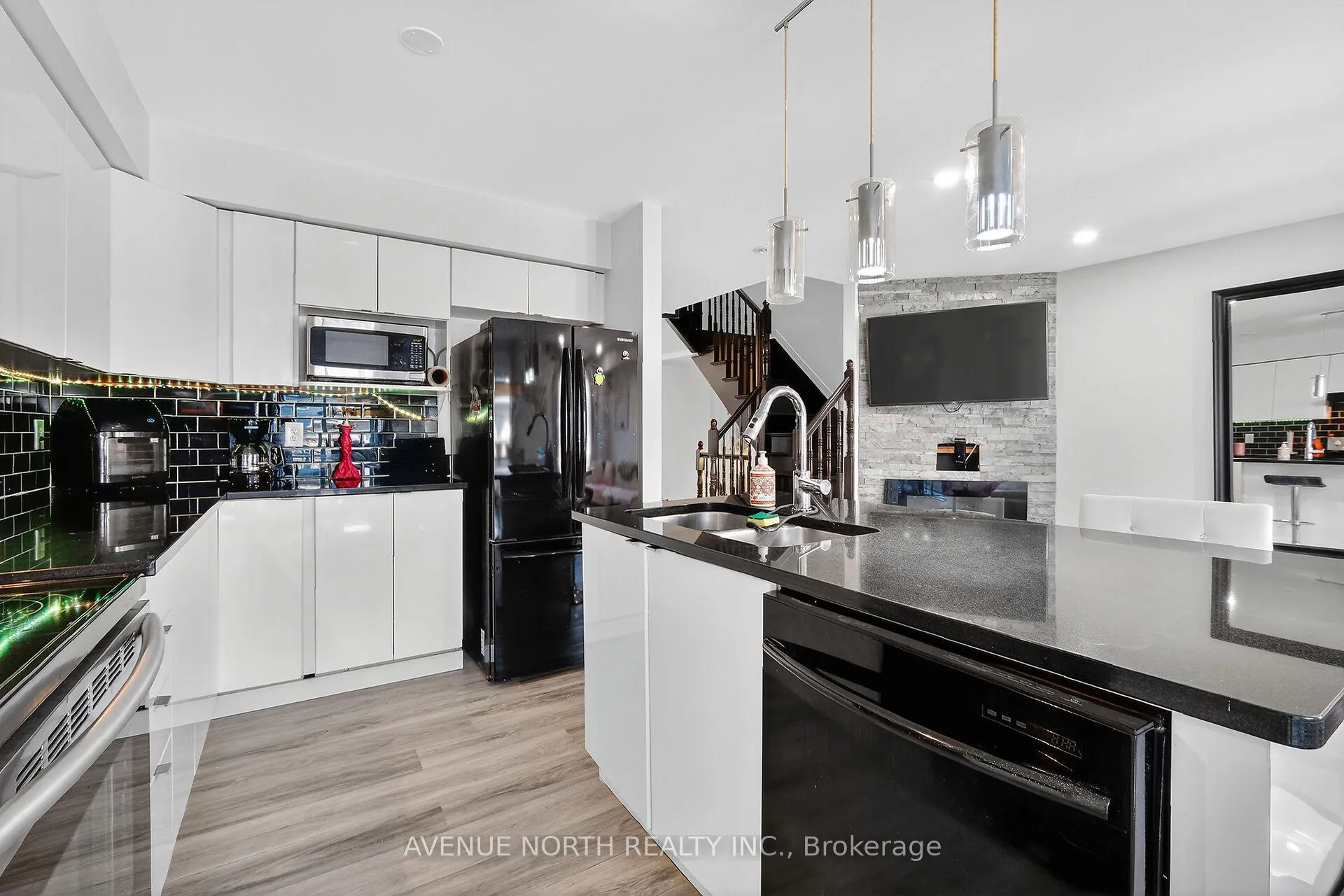 Photo 26 of 208 Kingswell Street, Ottawa, Leitrim — HOMEH