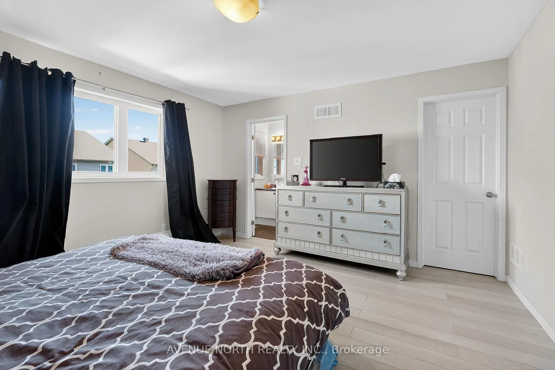 Photo 36 of 208 Kingswell Street, Ottawa, Leitrim — HOMEH