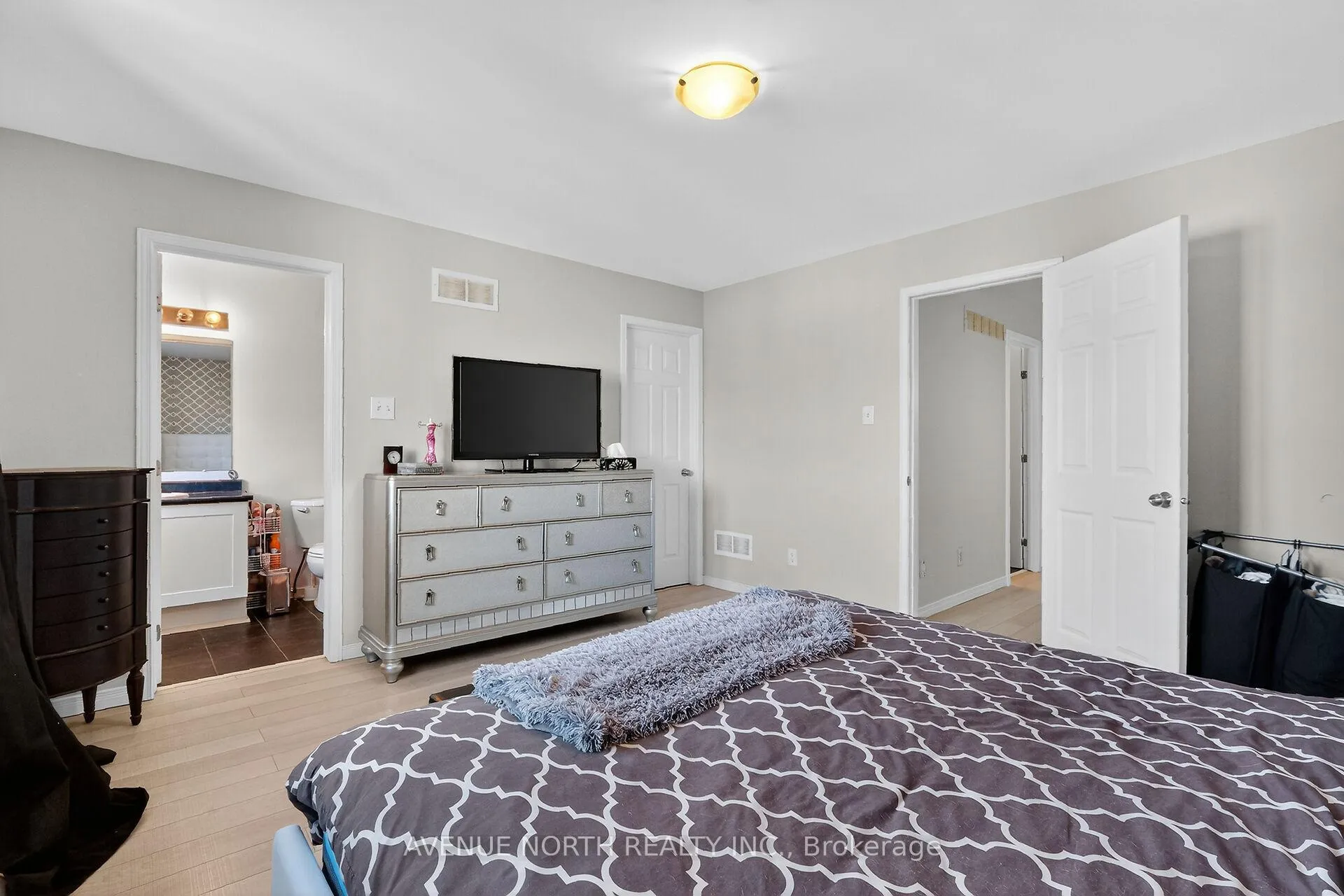 Photo 37 of 208 Kingswell Street, Ottawa, Leitrim — HOMEH