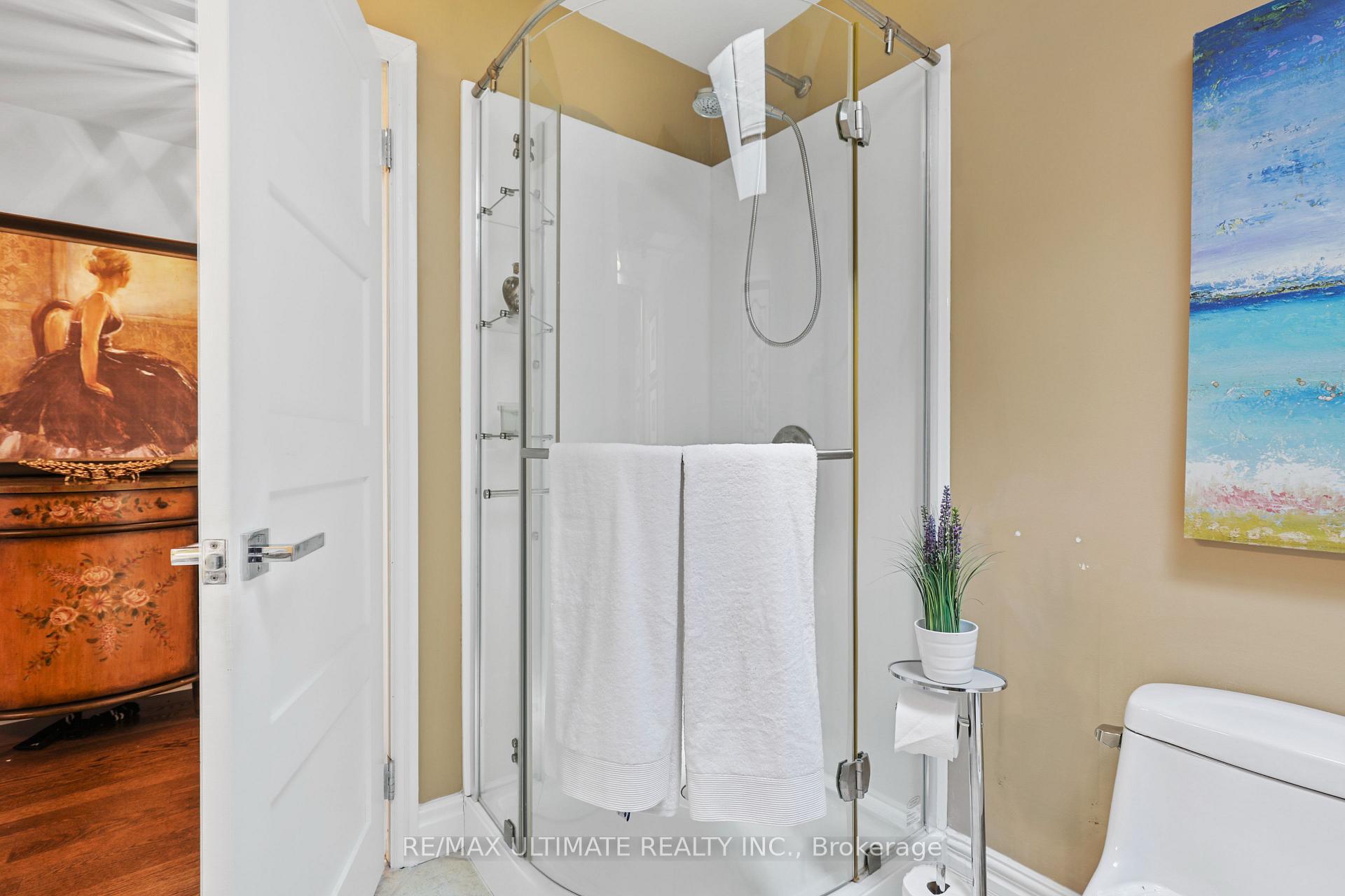 Photo 16 of 36 Ashall Boulevard, Toronto, O'Connor-Parkview — HOMEH