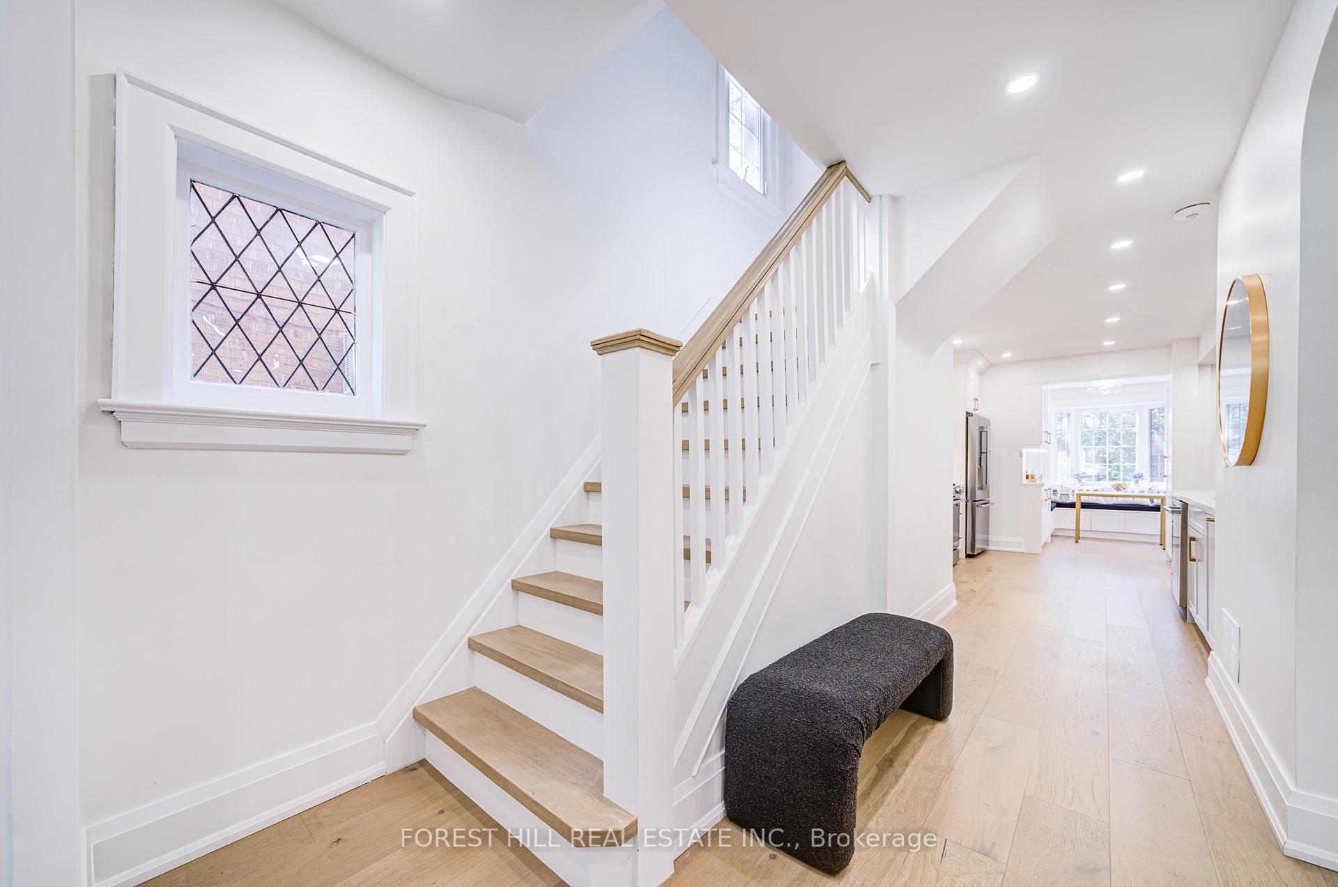 Photo 2 of 29 Burnaby Boulevard, Toronto, Yonge-Eglinton — HOMEH