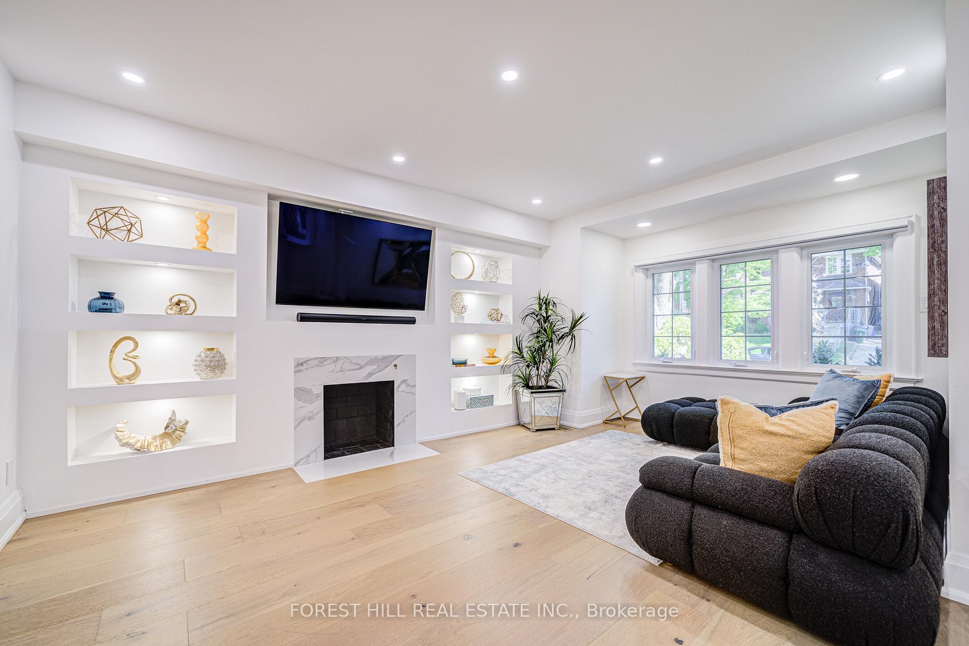 Photo 4 of 29 Burnaby Boulevard, Toronto, Yonge-Eglinton — HOMEH