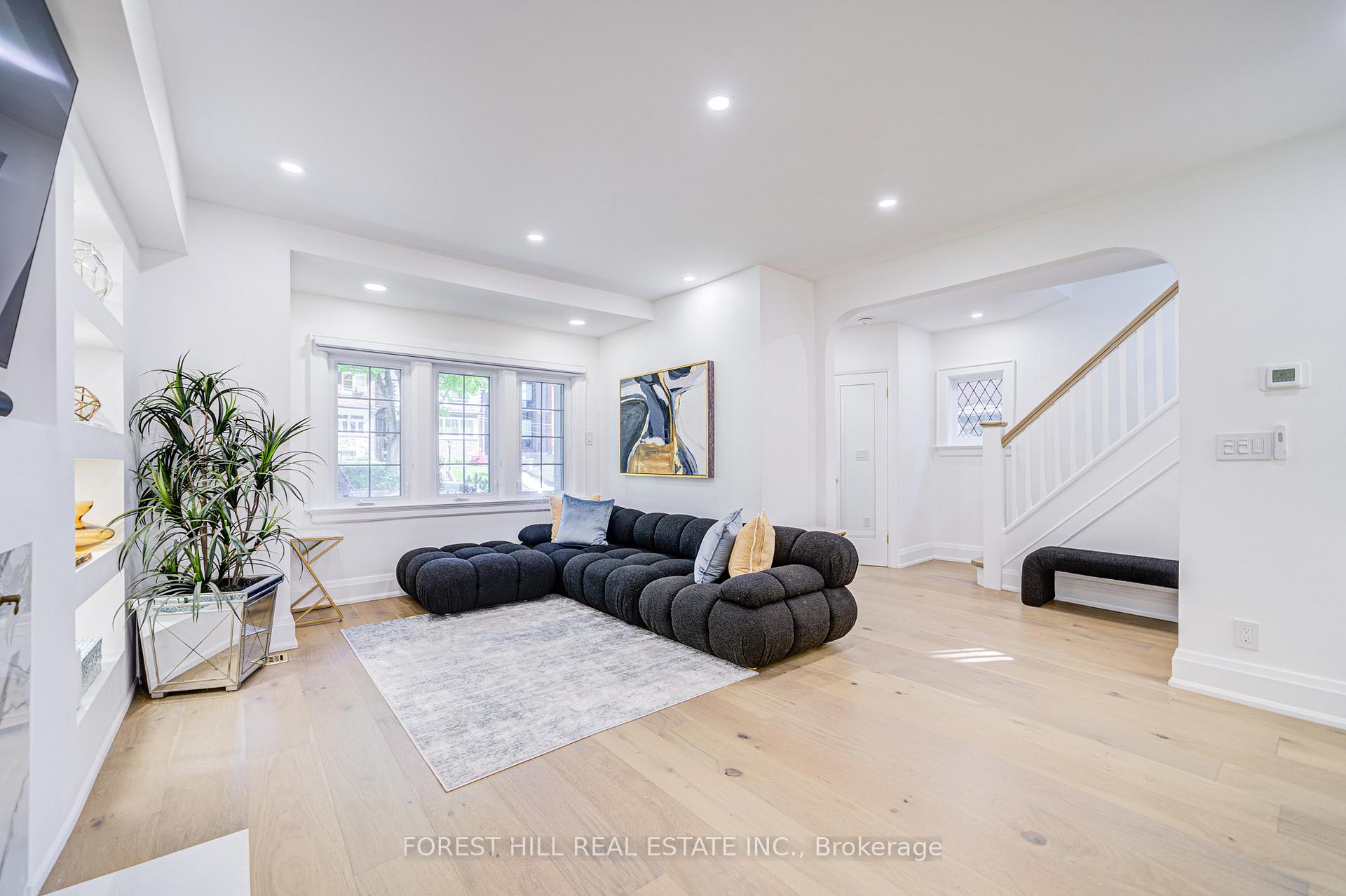 Photo 5 of 29 Burnaby Boulevard, Toronto, Yonge-Eglinton — HOMEH