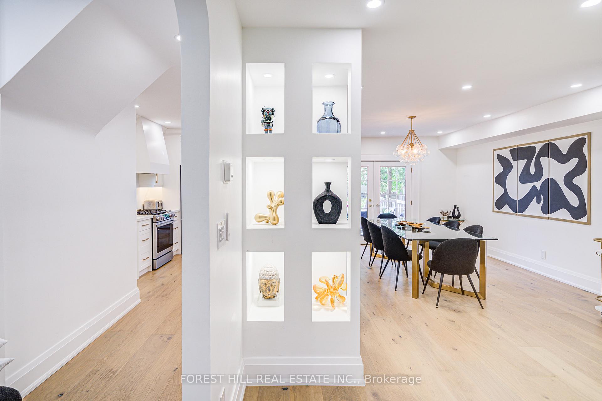 Photo 6 of 29 Burnaby Boulevard, Toronto, Yonge-Eglinton — HOMEH