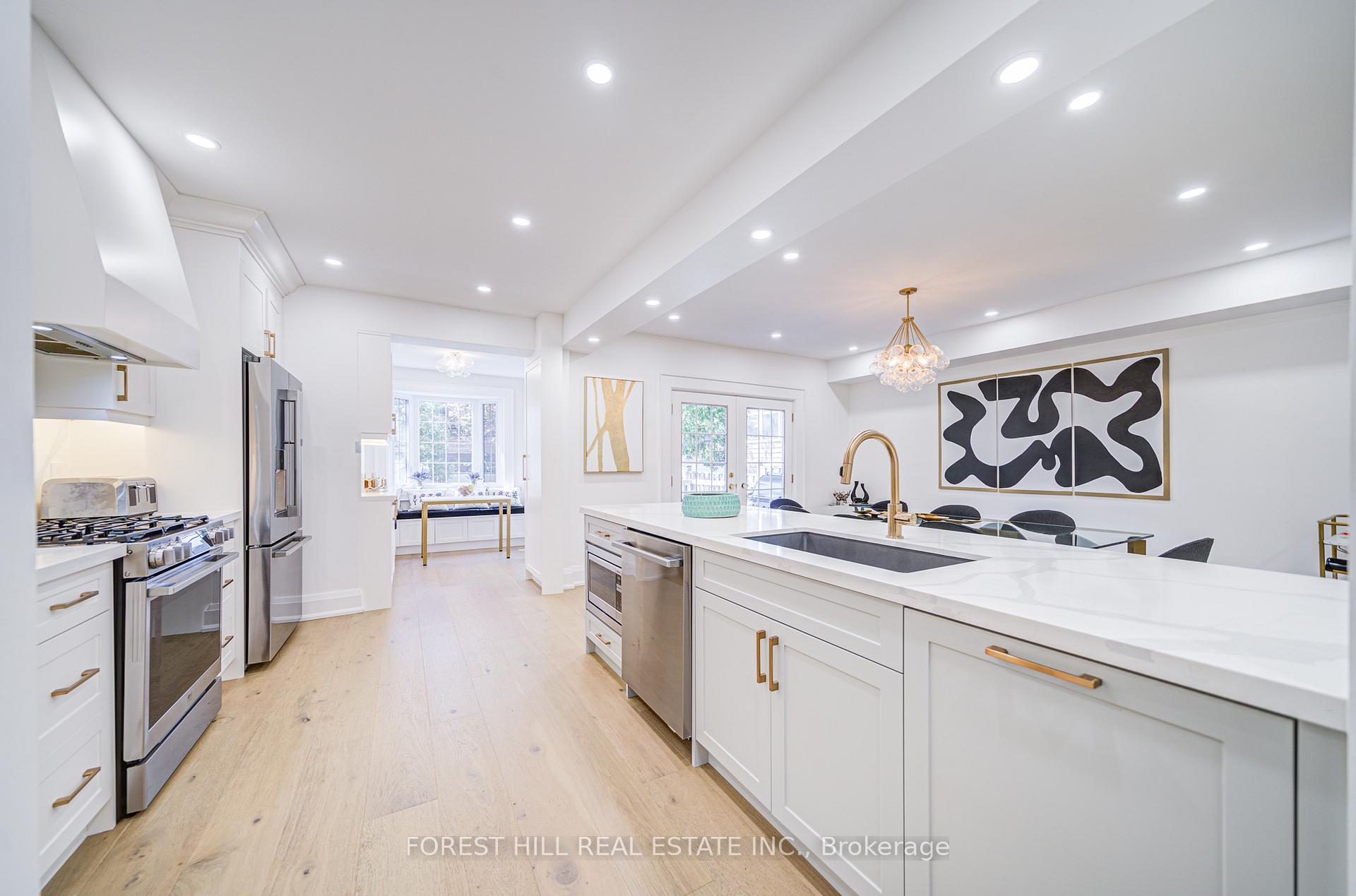 Photo 10 of 29 Burnaby Boulevard, Toronto, Yonge-Eglinton — HOMEH