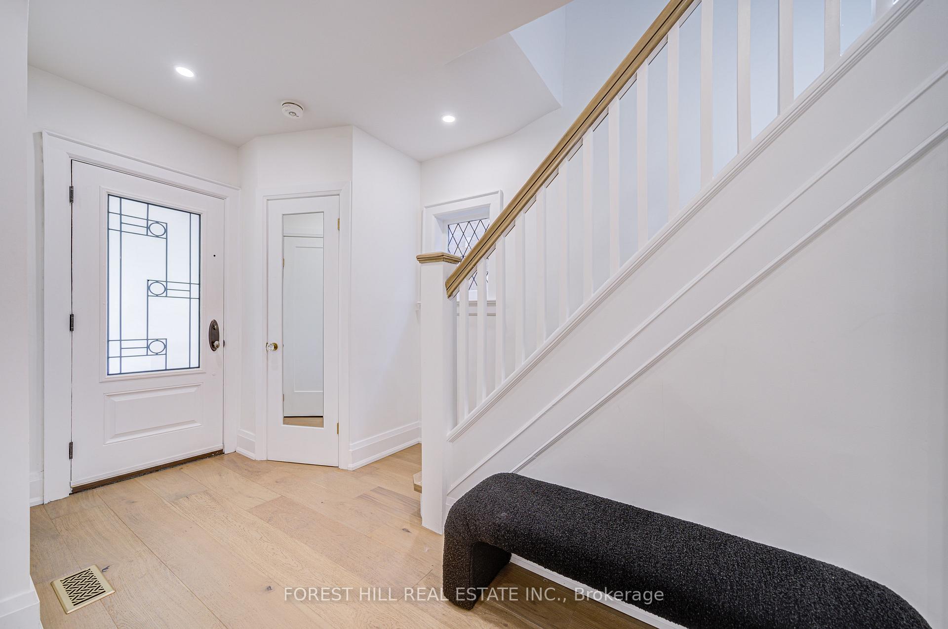 Photo 12 of 29 Burnaby Boulevard, Toronto, Yonge-Eglinton — HOMEH