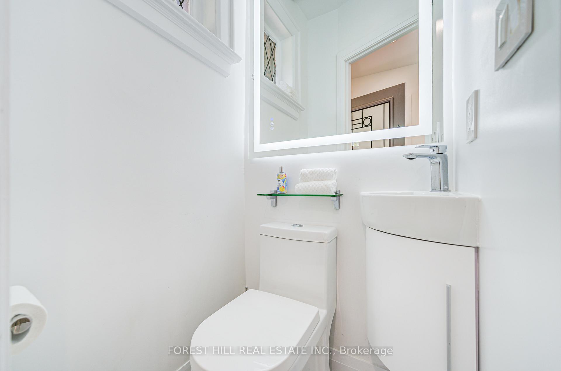 Photo 13 of 29 Burnaby Boulevard, Toronto, Yonge-Eglinton — HOMEH