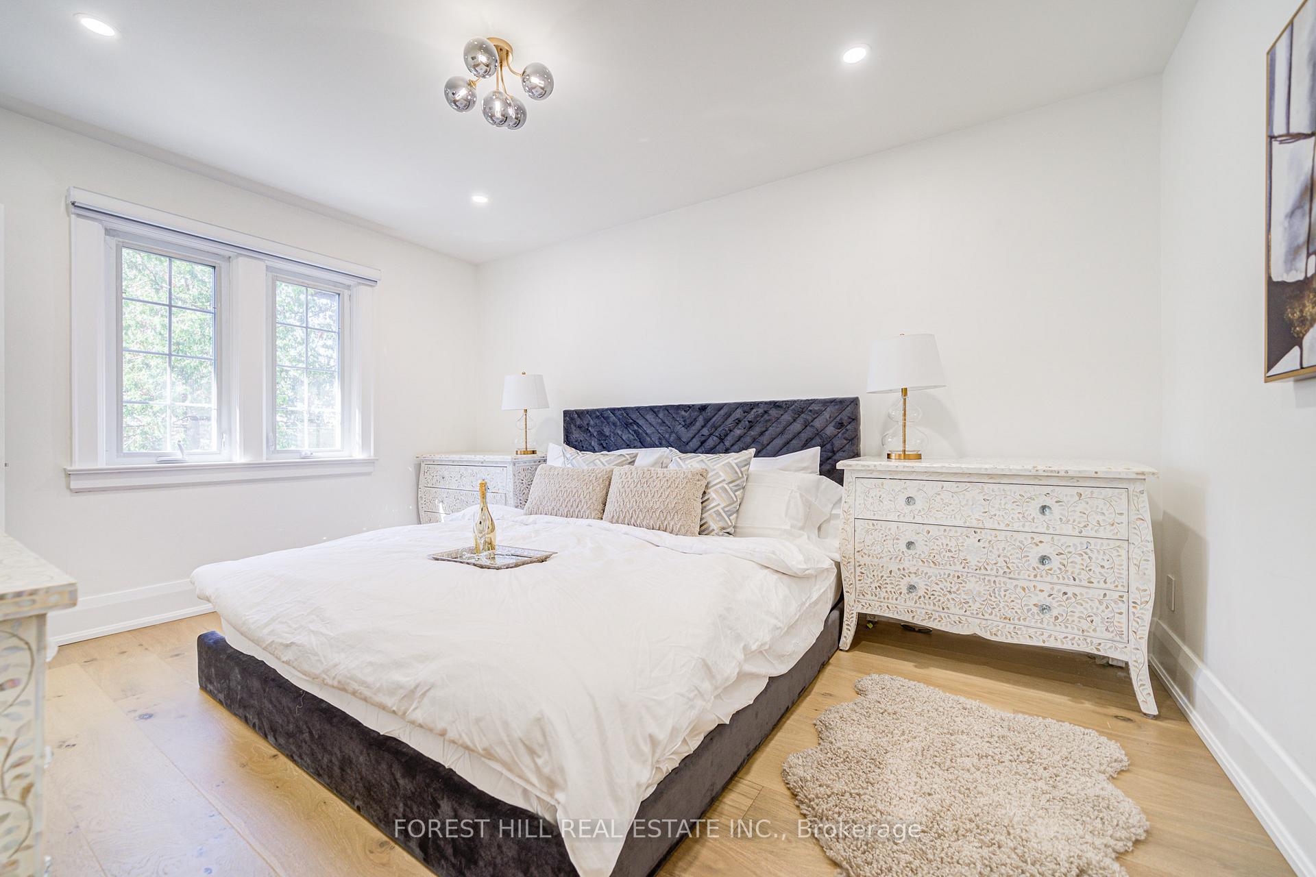 Photo 14 of 29 Burnaby Boulevard, Toronto, Yonge-Eglinton — HOMEH