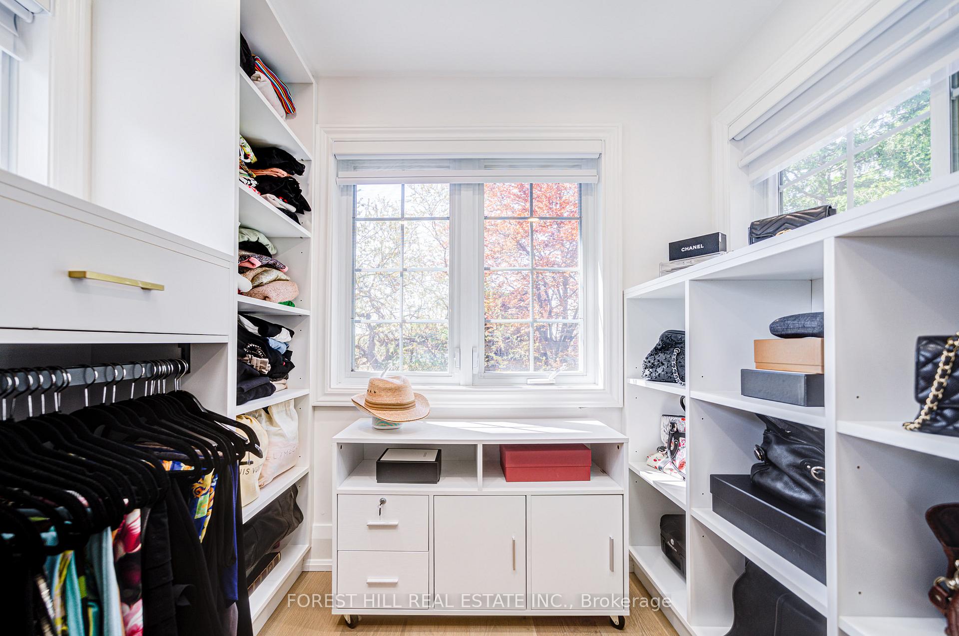 Photo 18 of 29 Burnaby Boulevard, Toronto, Yonge-Eglinton — HOMEH
