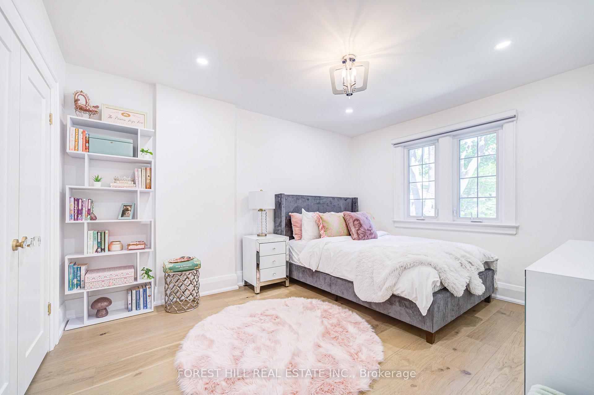 Photo 19 of 29 Burnaby Boulevard, Toronto, Yonge-Eglinton — HOMEH