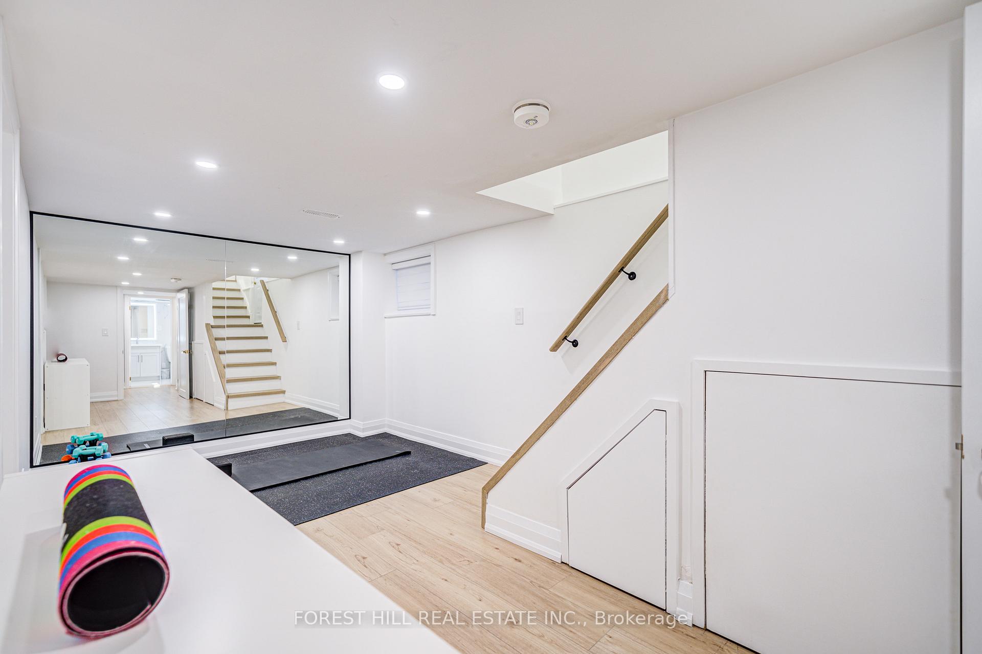 Photo 22 of 29 Burnaby Boulevard, Toronto, Yonge-Eglinton — HOMEH
