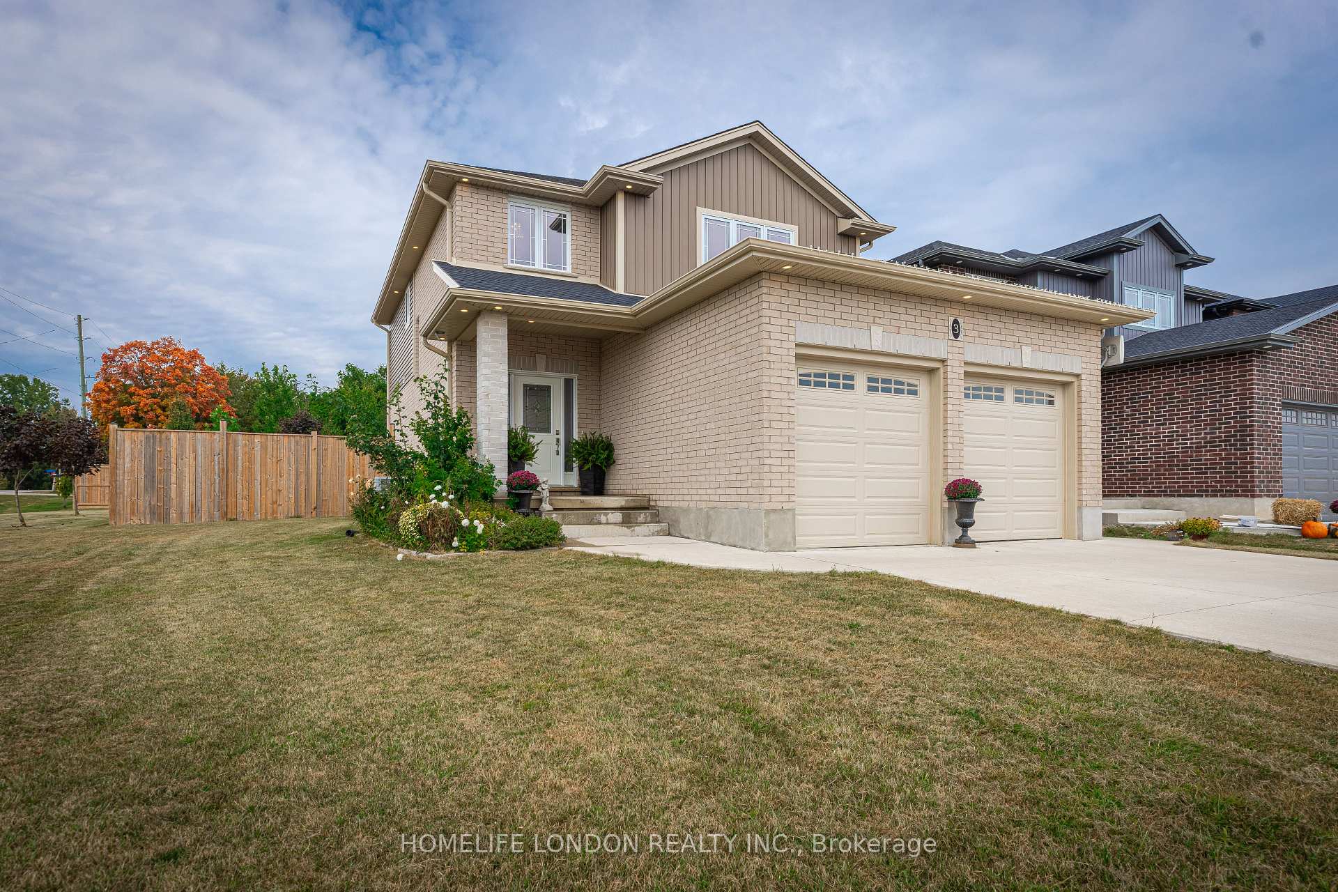 Front of 3 Elliott Trail N