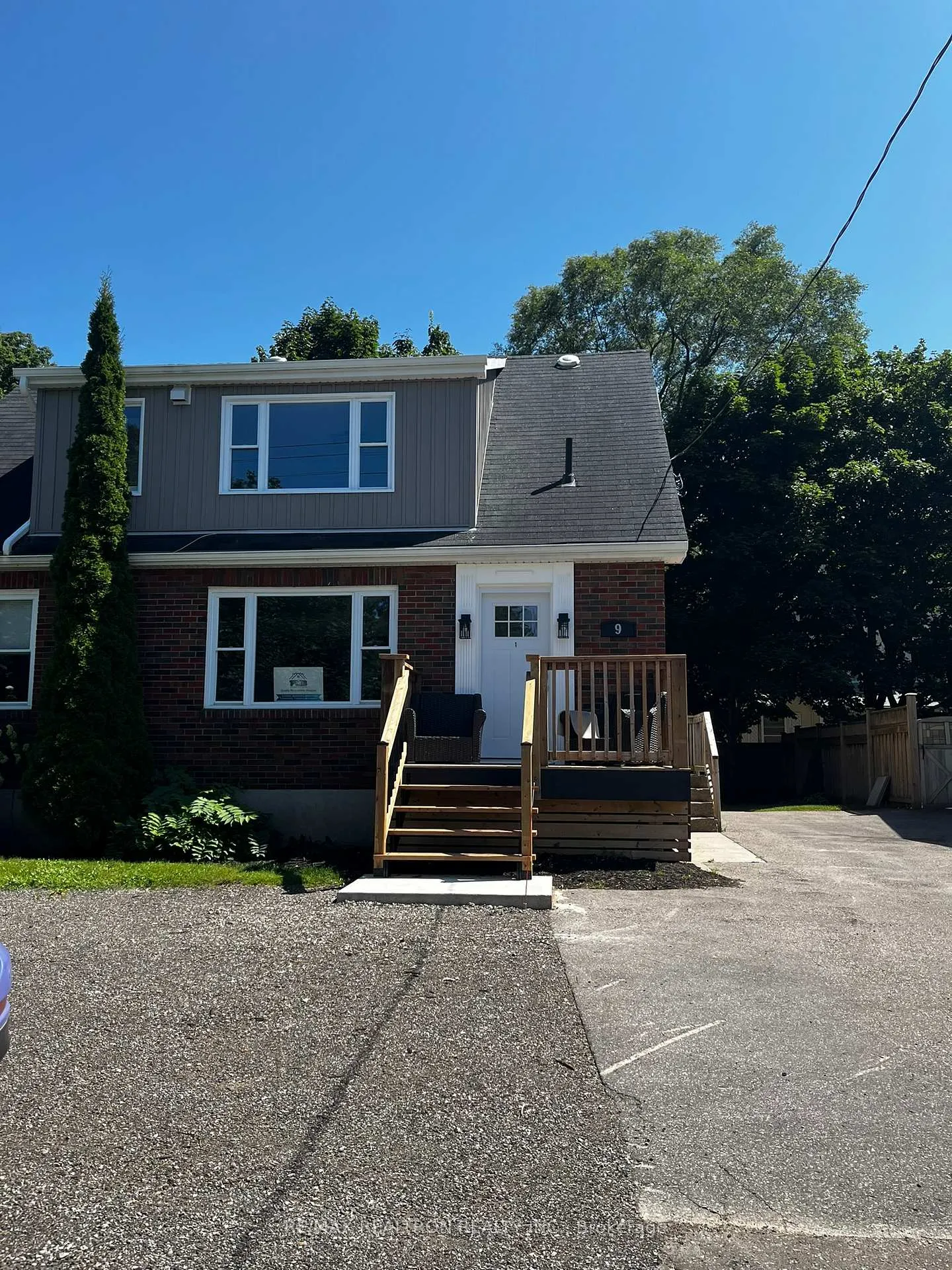 Photo 2 of Unit 1, 9 Gunn Street, Barrie, Wellington — HOMEH