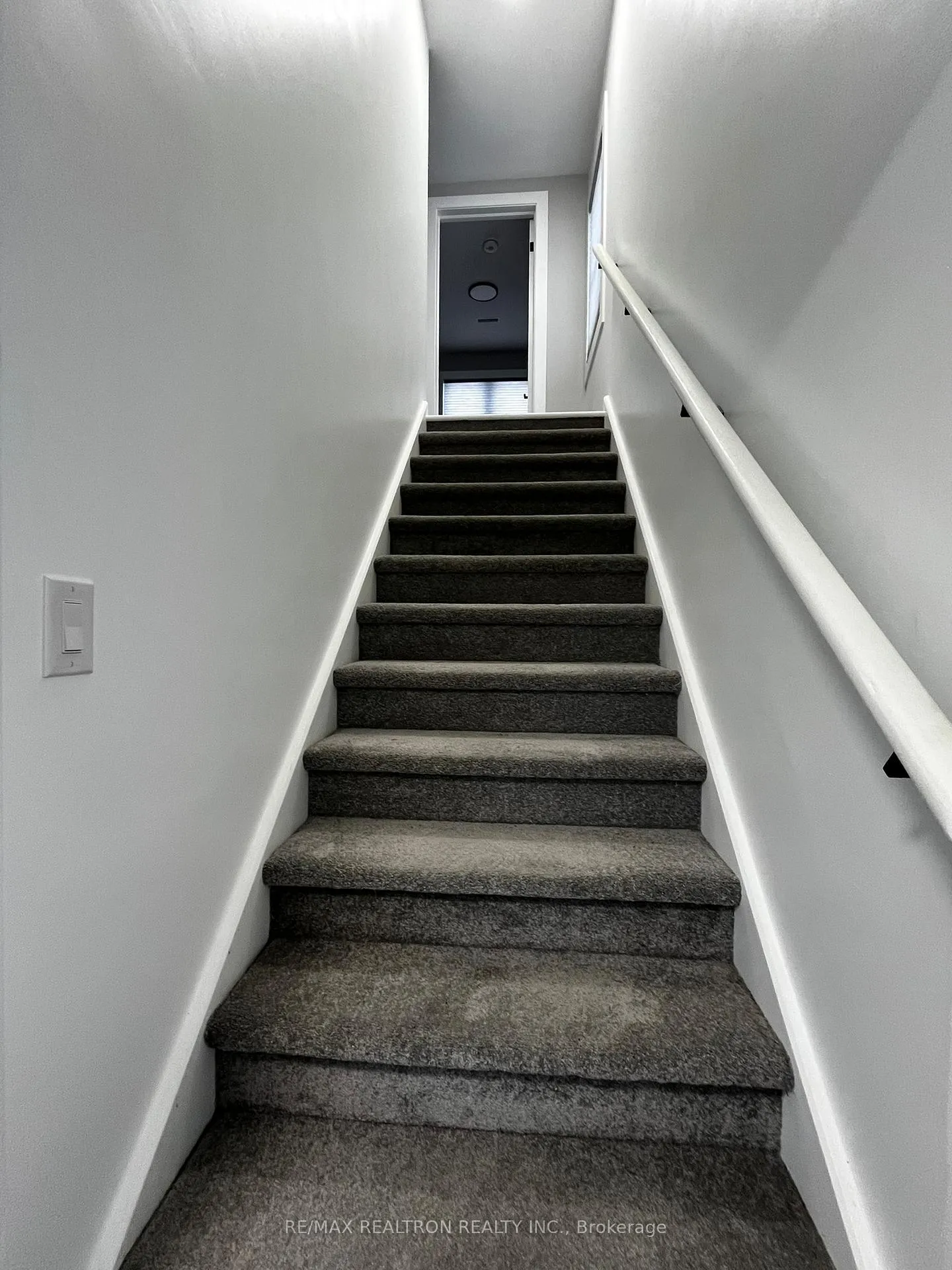 Photo 4 of Unit 1, 9 Gunn Street, Barrie, Wellington — HOMEH