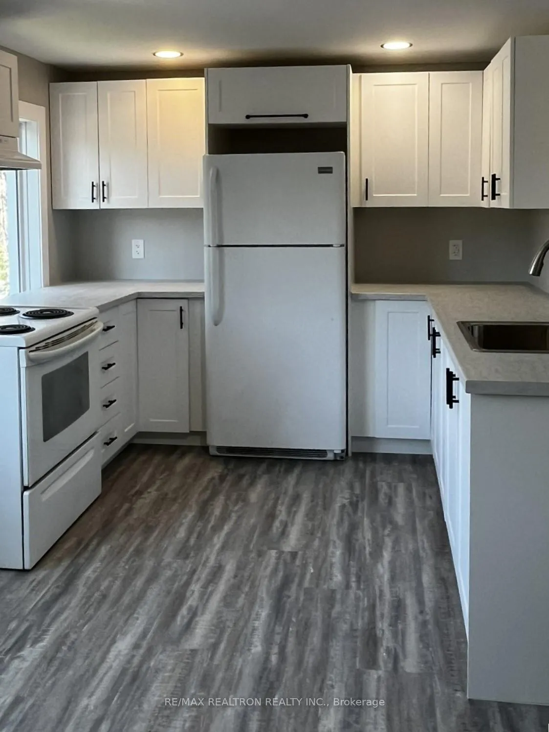 Photo 8 of Unit 1, 9 Gunn Street, Barrie, Wellington — HOMEH