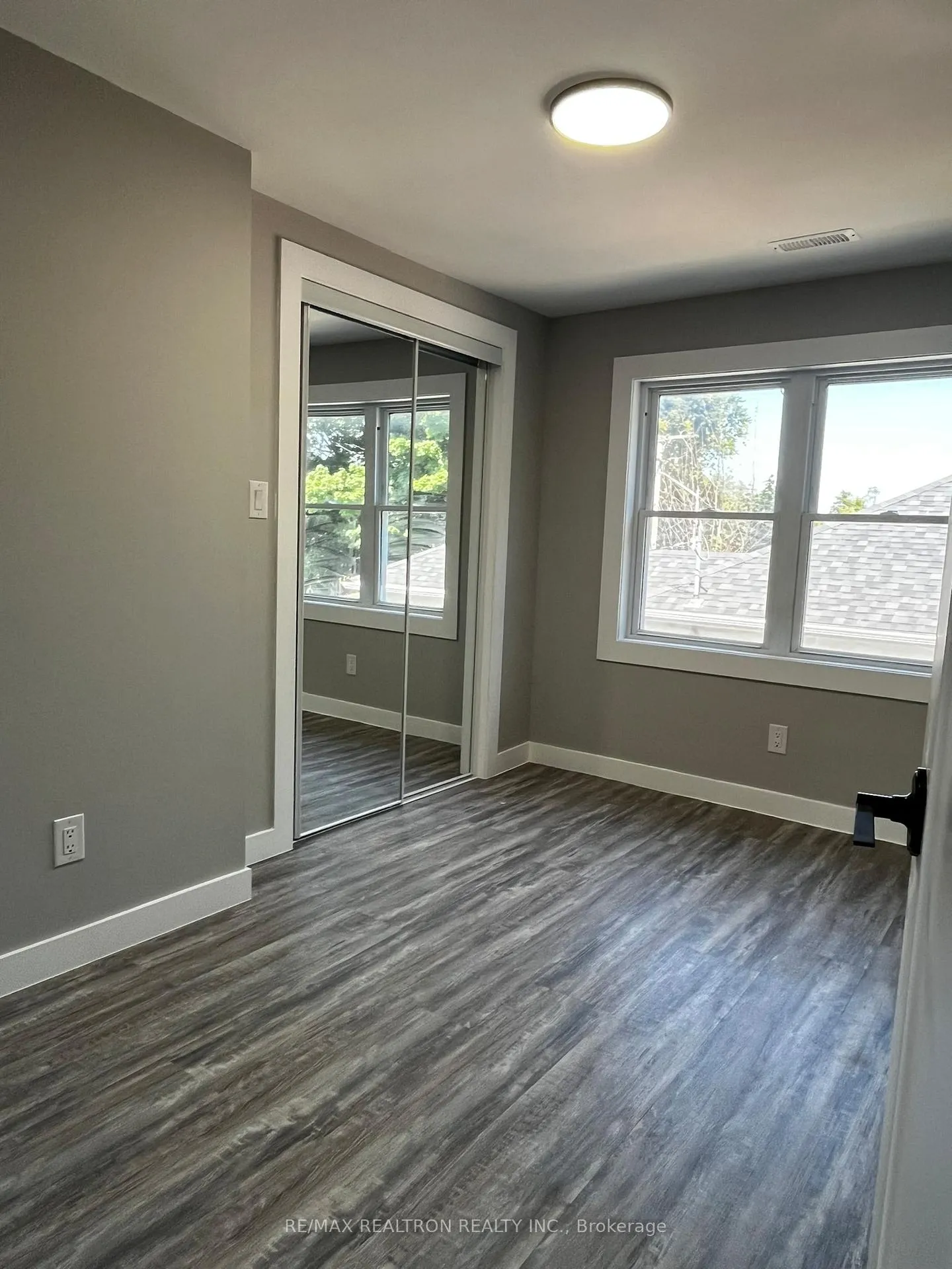 Photo 9 of Unit 1, 9 Gunn Street, Barrie, Wellington — HOMEH