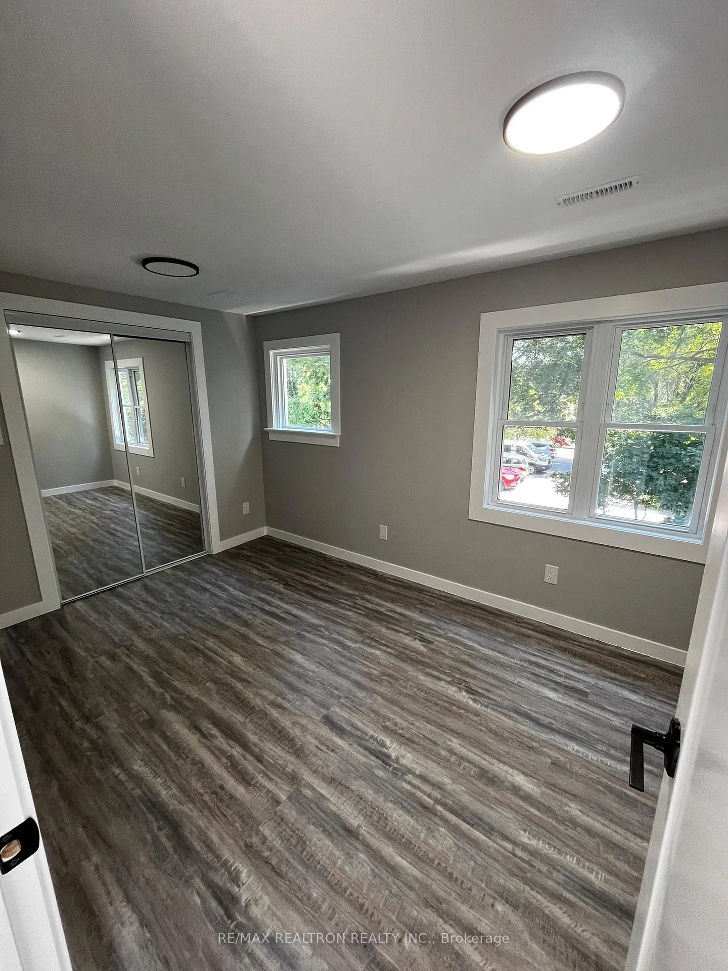 Photo 11 of Unit 1, 9 Gunn Street, Barrie, Wellington — HOMEH