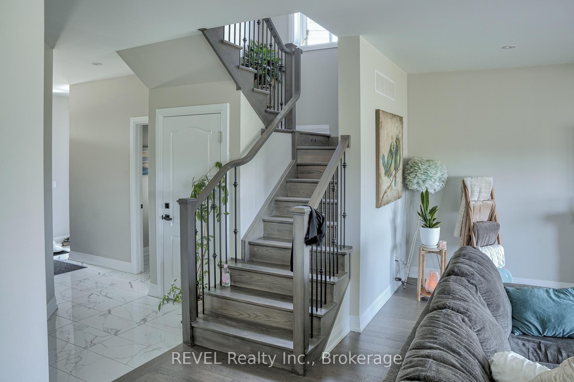 Photo 9 of 29 Elvira Way, Thorold, Rolling Meadows — HOMEH