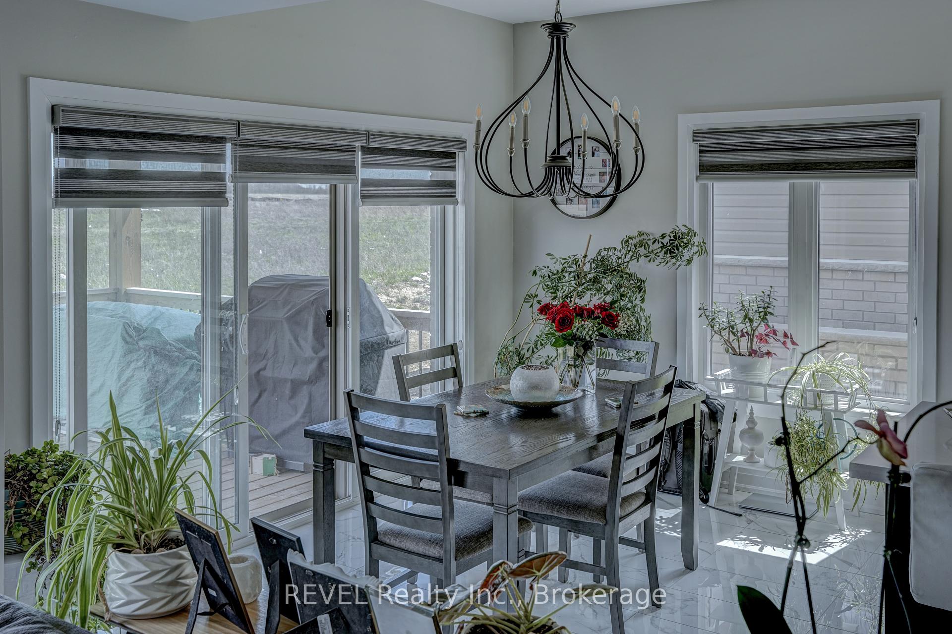 Photo 12 of 29 Elvira Way, Thorold, Rolling Meadows — HOMEH
