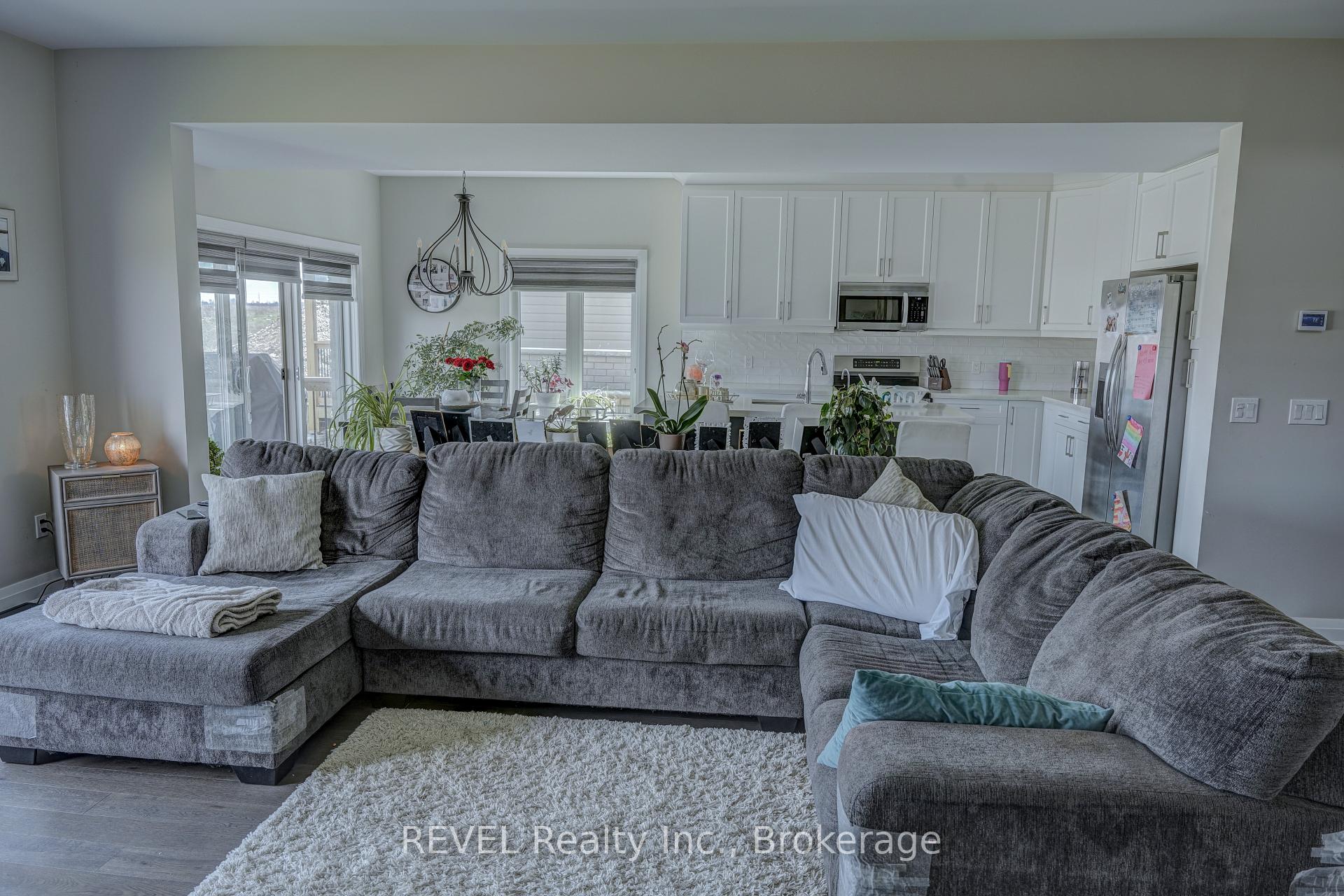 Photo 16 of 29 Elvira Way, Thorold, Rolling Meadows — HOMEH