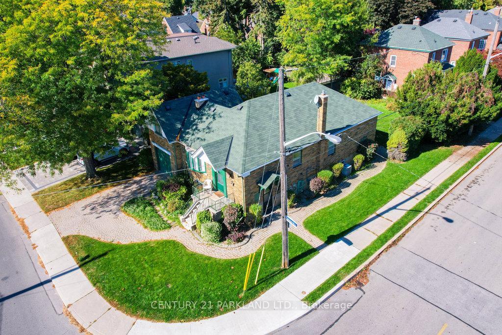 Photo 2 of 22 Parkview Hill Crescent, Toronto, O'Connor-Parkview — HOMEH