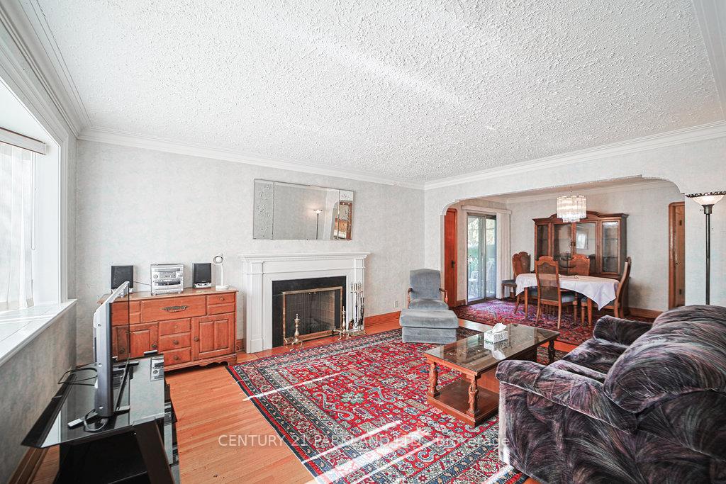 Photo 3 of 22 Parkview Hill Crescent, Toronto, O'Connor-Parkview — HOMEH