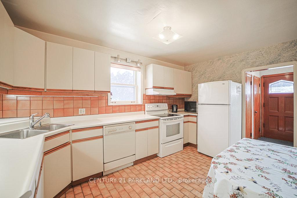 Photo 7 of 22 Parkview Hill Crescent, Toronto, O'Connor-Parkview — HOMEH