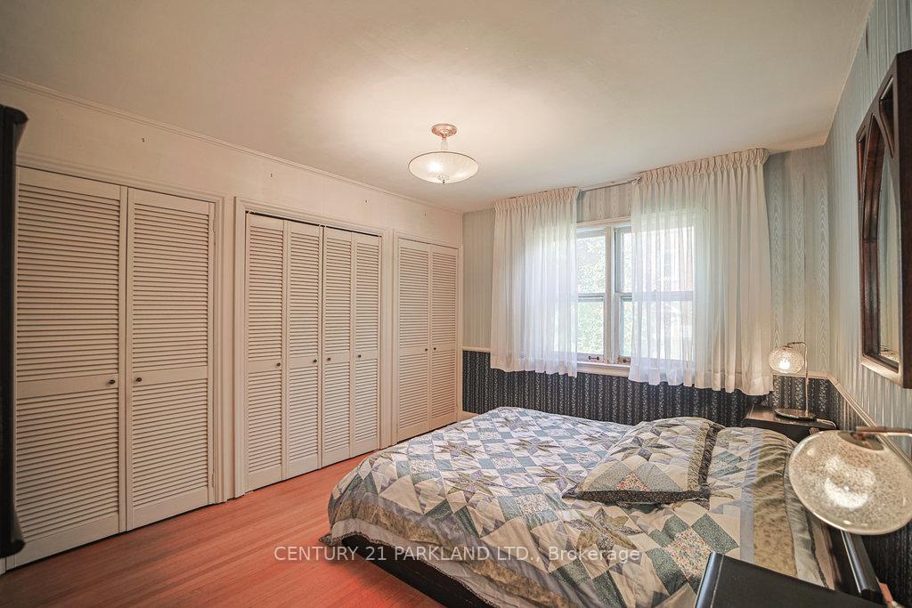 Photo 12 of 22 Parkview Hill Crescent, Toronto, O'Connor-Parkview — HOMEH
