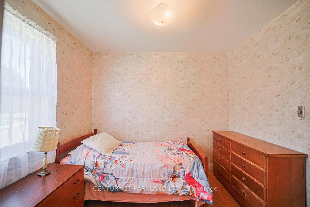 Photo 14 of 22 Parkview Hill Crescent, Toronto, O'Connor-Parkview — HOMEH