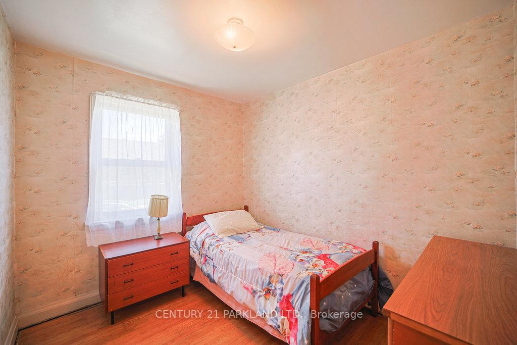 Photo 15 of 22 Parkview Hill Crescent, Toronto, O'Connor-Parkview — HOMEH
