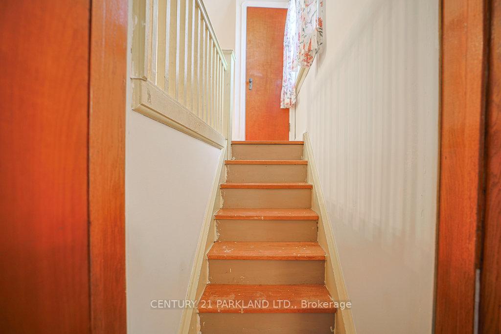 Photo 16 of 22 Parkview Hill Crescent, Toronto, O'Connor-Parkview — HOMEH