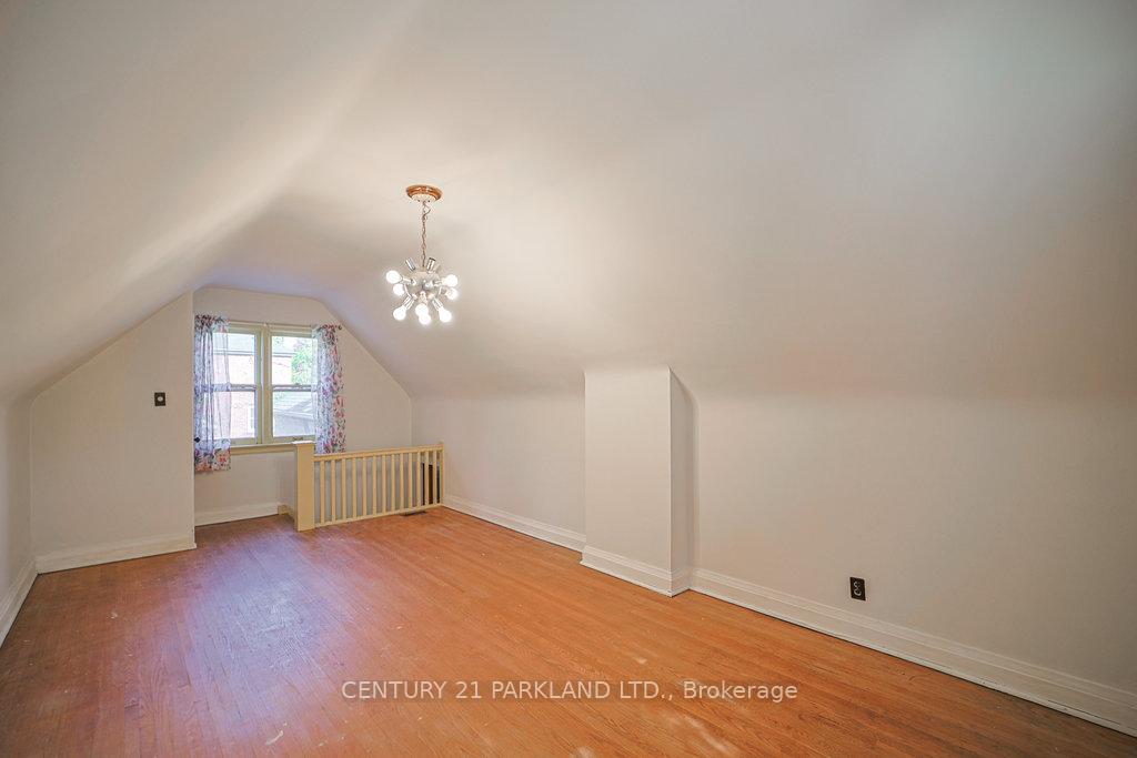 Photo 17 of 22 Parkview Hill Crescent, Toronto, O'Connor-Parkview — HOMEH