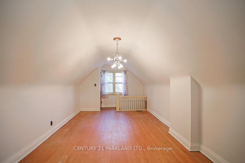 Photo 18 of 22 Parkview Hill Crescent, Toronto, O'Connor-Parkview — HOMEH