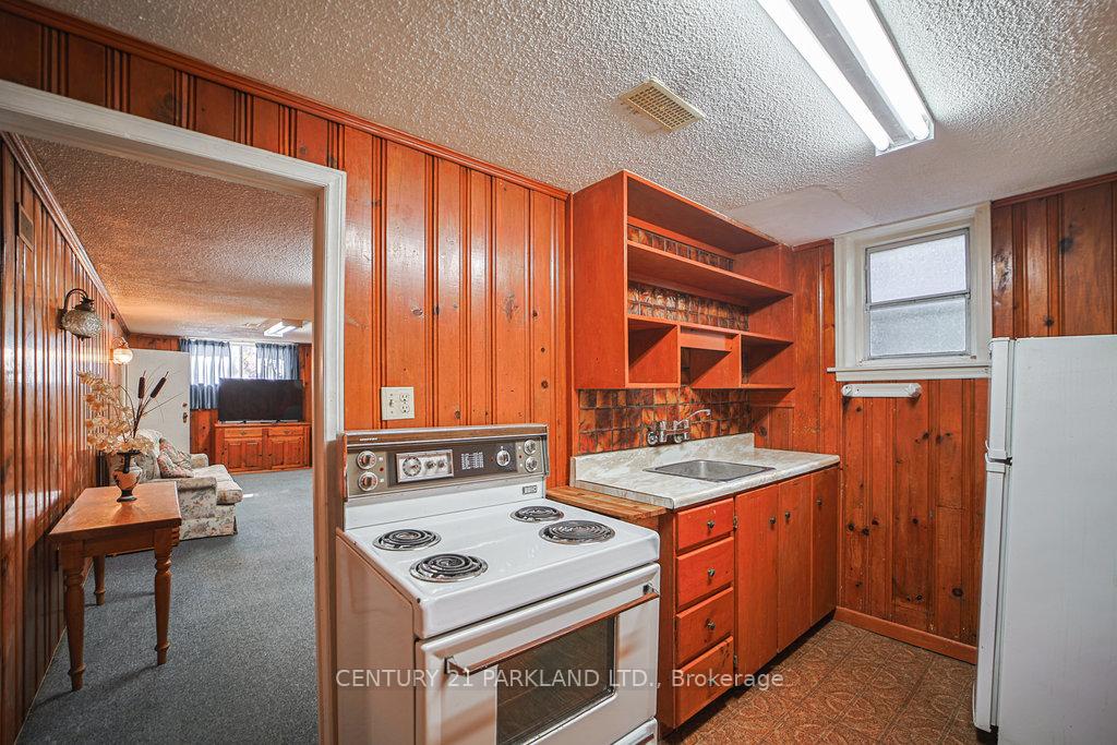 Photo 21 of 22 Parkview Hill Crescent, Toronto, O'Connor-Parkview — HOMEH