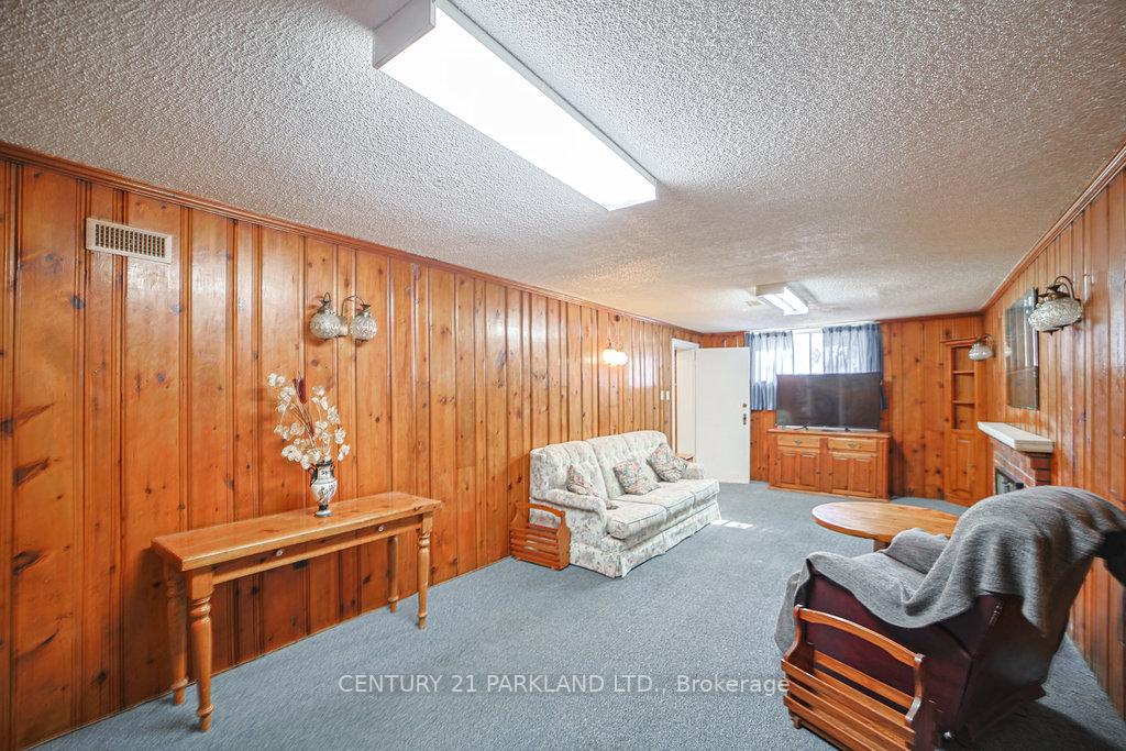 Photo 23 of 22 Parkview Hill Crescent, Toronto, O'Connor-Parkview — HOMEH