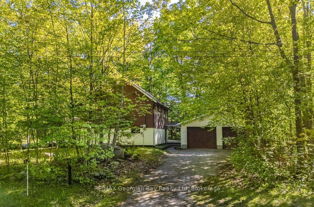 Photo 1 of 2 Manitou Crescent, Tiny, Rural Tiny — HOMEH