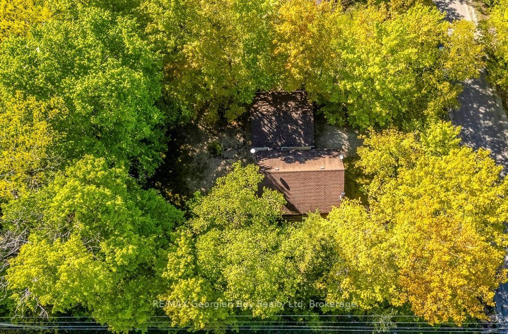 Photo 3 of 2 Manitou Crescent, Tiny, Rural Tiny — HOMEH