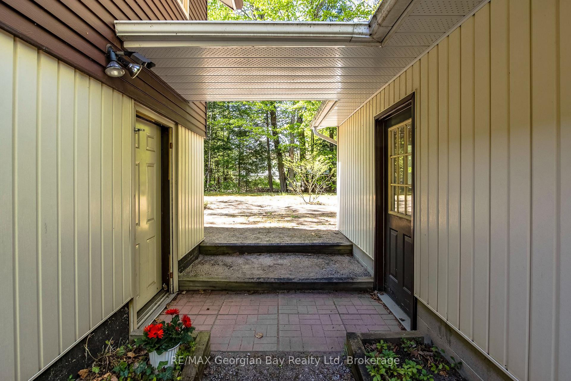 Photo 8 of 2 Manitou Crescent, Tiny, Rural Tiny — HOMEH